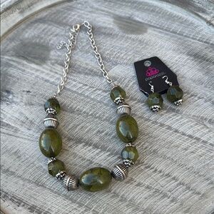 Paparazzi Green Silver Tone Necklace and Matching Earring Set